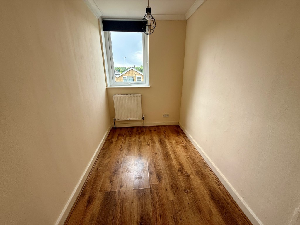 Lot: 127 - THREE-BEDROOM HOUSE FOR IMPROVEMENT - Bedroom three
